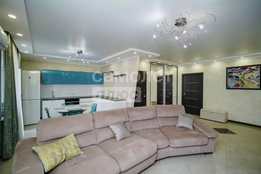 2-к кв. Омская область, Омск ул. Красный Путь, 143к3 (73.8 м) - Фото 0