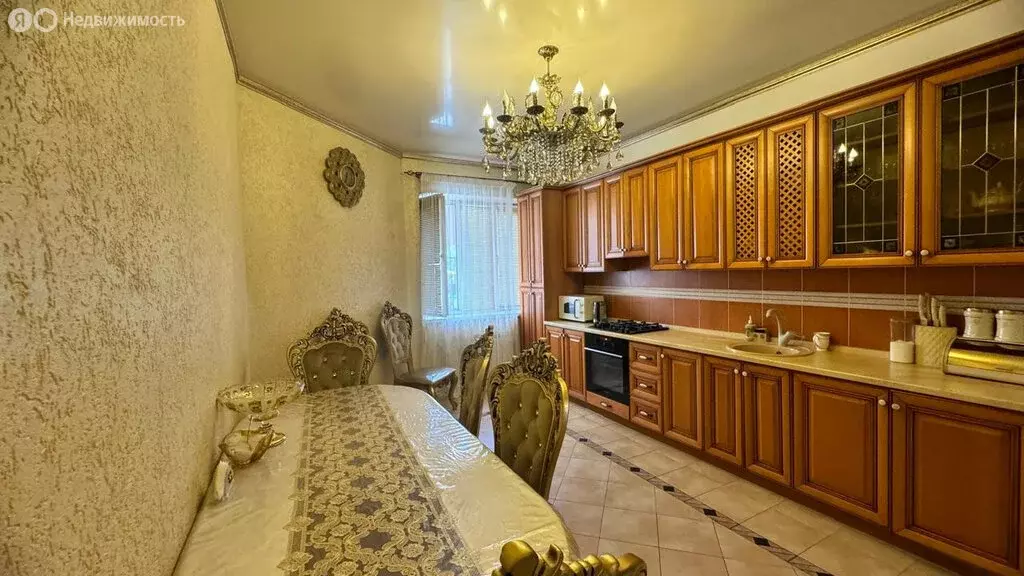 4-комнатная квартира: Владикавказ, улица Астана Кесаева, 23А (135.4 м) - Фото 1