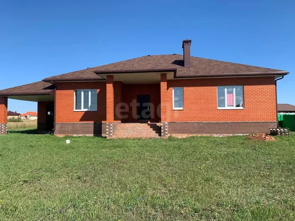 Дом в Белгородская область, Строитель Яковлевский городской округ, ул. ... - Фото 1