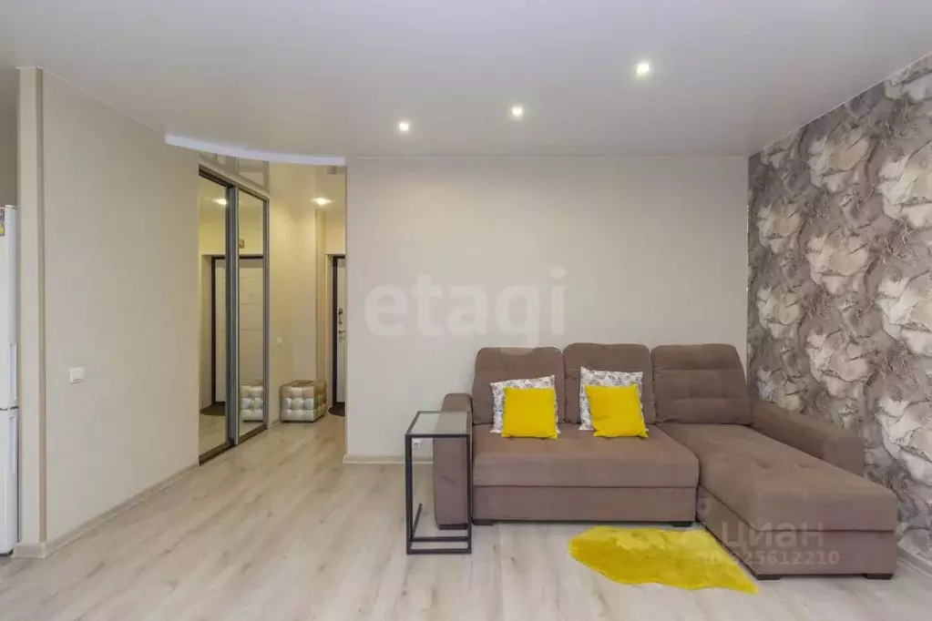 1-к кв. Омская область, Омск ул. Конева, 40 (35.6 м) - Фото 1