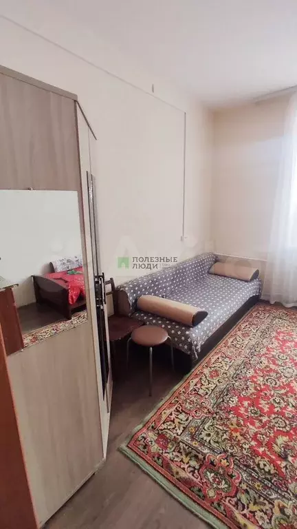 Комната 15 м в 3-к., 2/2 эт. - Фото 1