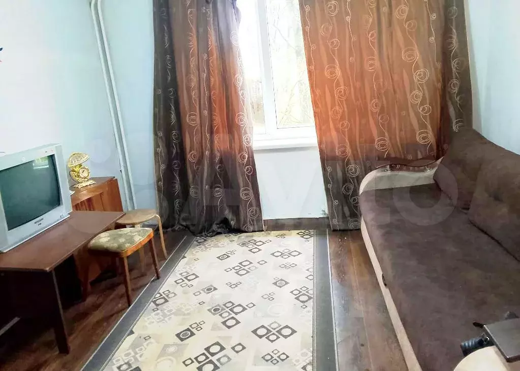 Комната 27 м в 6-к., 1/5 эт. - Фото 1