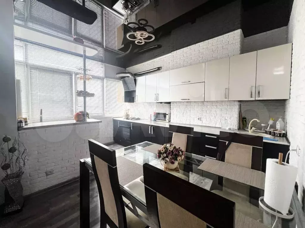 3-к. квартира, 60 м, 8/8 эт. - Фото 1