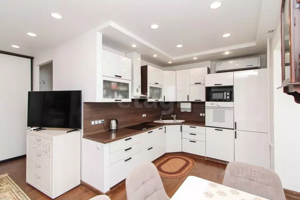 2-к кв. Тюменская область, Тюмень Пролетарская ул., 111 (64.0 м) - Фото 1