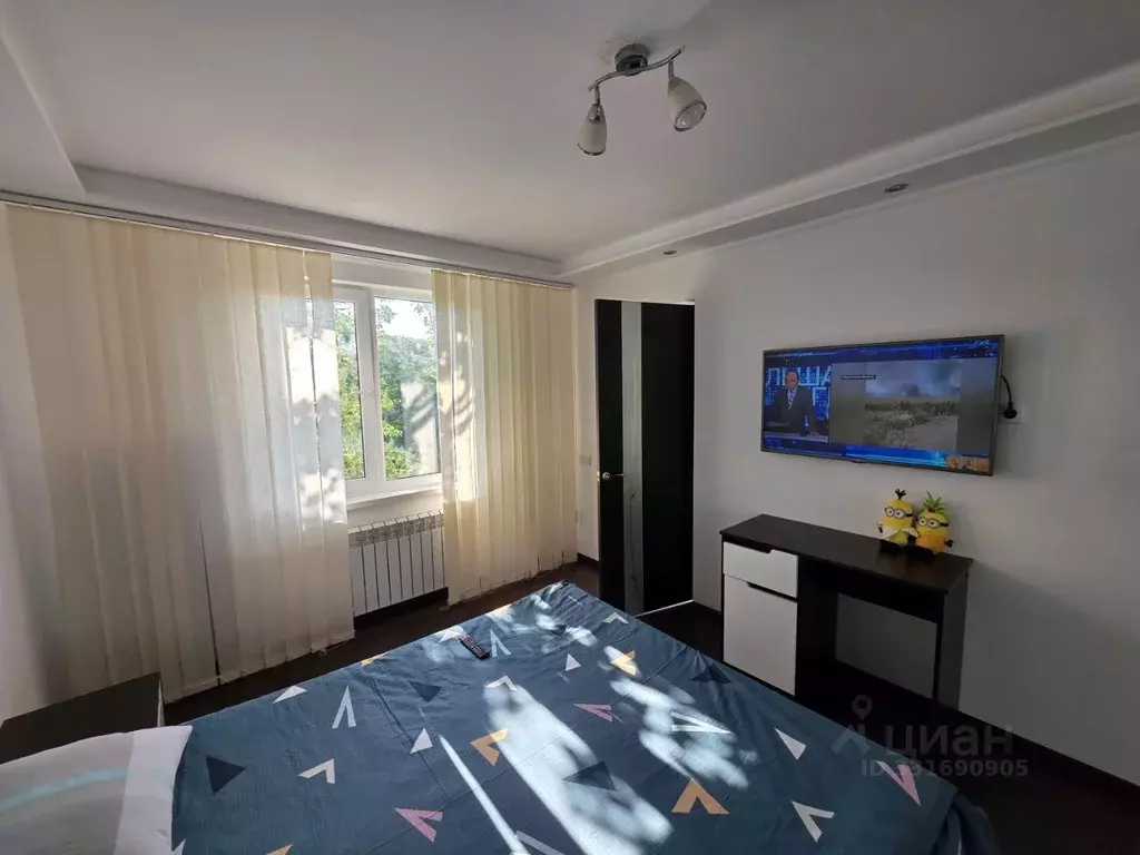 2-к кв. Крым, Щелкино Ленинский район, 3 (40.0 м) - Фото 2