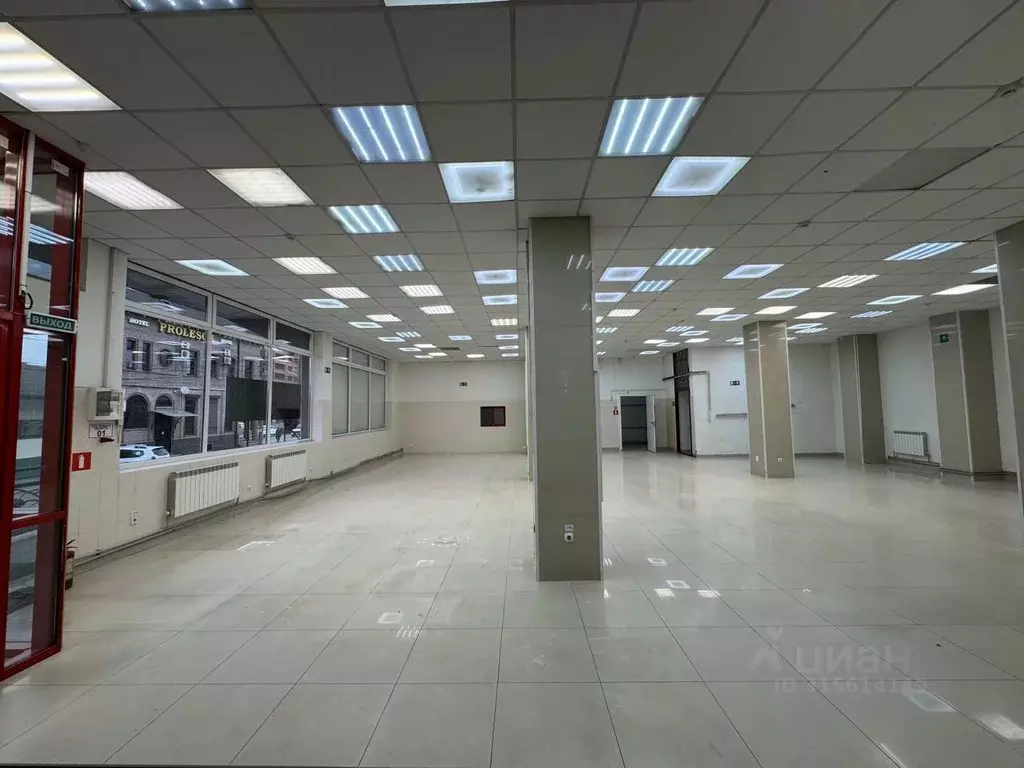 Торговая площадь в Северная Осетия, Владикавказ ул. Зураба Магкаева, ... - Фото 0