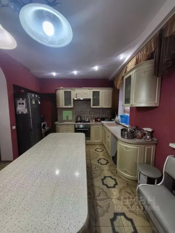 Дом в Астраханская область, Астрахань Казалинская ул., 14 (196 м) - Фото 0