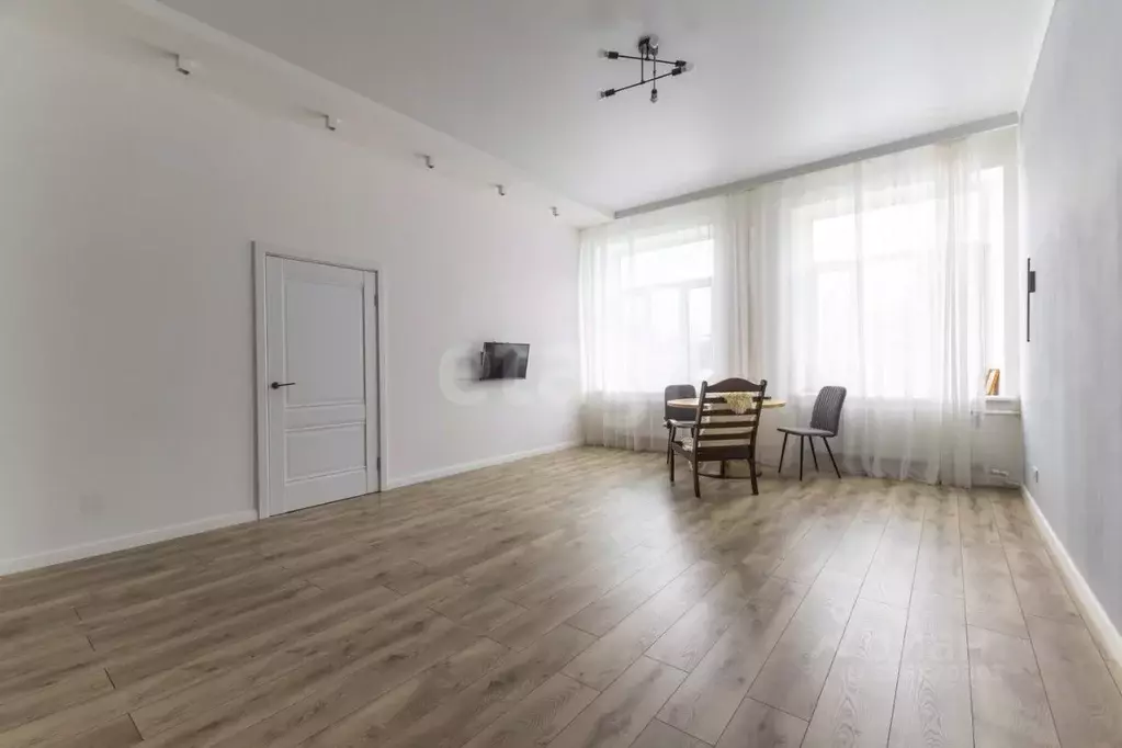 2-к кв. Санкт-Петербург пос. Стрельна, Фронтовая ул., 1 (76.7 м) - Фото 1