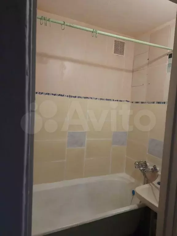 Комната 18 м в 2-к., 9/10 эт. - Фото 0