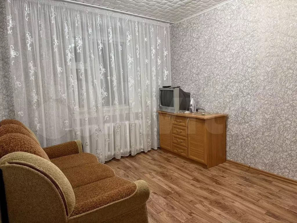 Комната 18 м в 1-к., 1/9 эт. - Фото 1