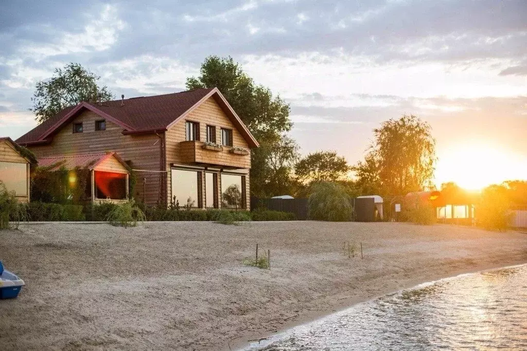 Дом в Ростовская область, Волгодонск Лодочная ул., 15А (140 м) - Фото 1