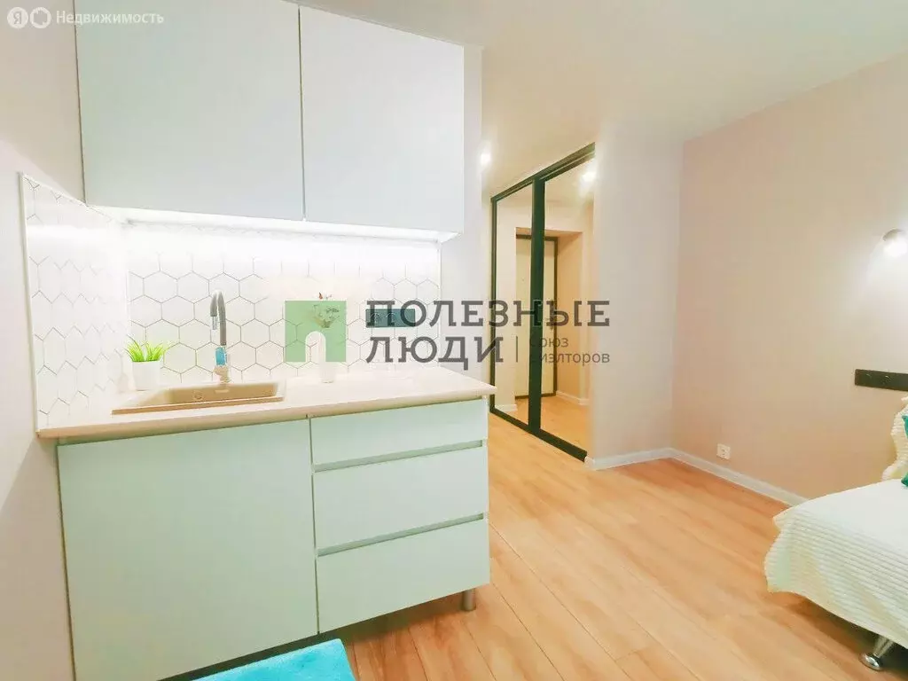 1-комнатная квартира: Ижевск, улица Коммунаров, 355 (17 м) - Фото 2