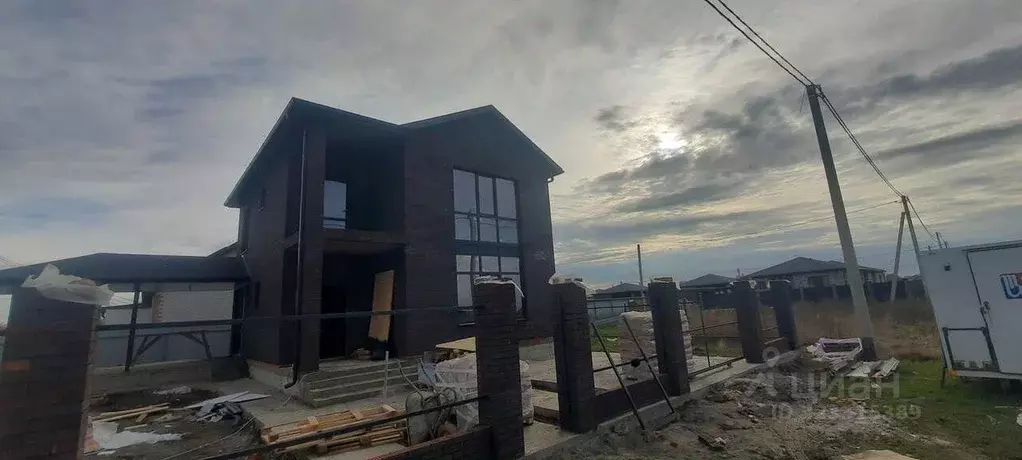 Дом в Краснодарский край, Динской район, Новотитаровская ст-ца Крайняя ... - Фото 1