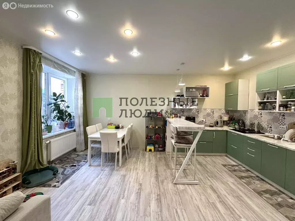 3-комнатная квартира: Ижевск, улица Максима Горького, 163 (76.3 м) - Фото 2