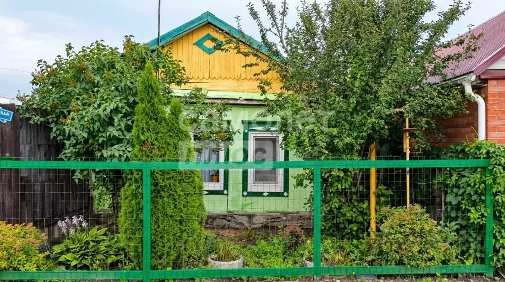 Дом в Омская область, Омск Авиационный пер., 17 (73 м) - Фото 1