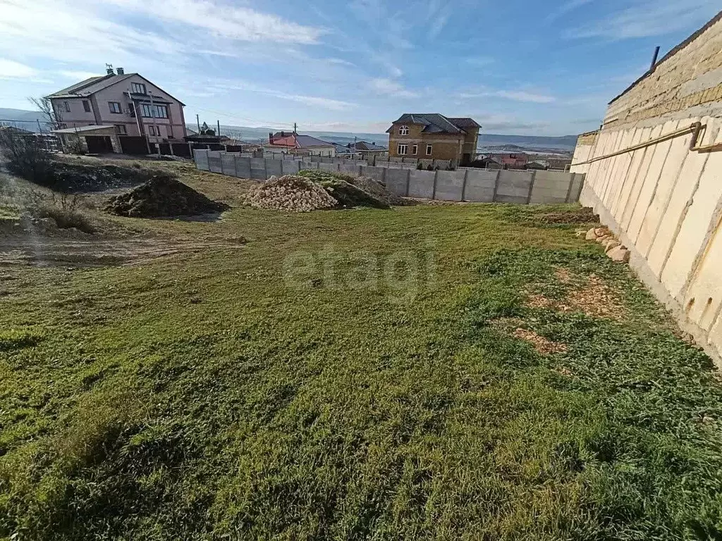 Участок в Крым, Бахчисарай ул. Альминская (7.0 сот.) - Фото 1