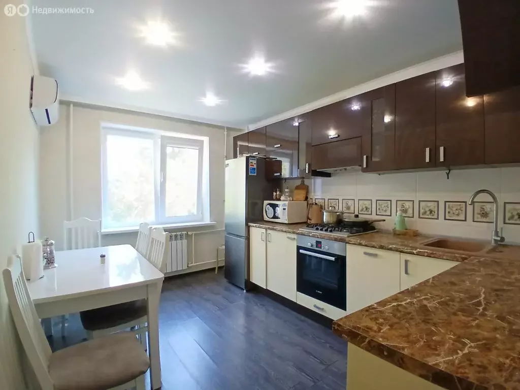 3-комнатная квартира: Аксай, Садовая улица, 22к3 (69 м) - Фото 0