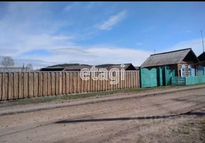 Дом в Бурятия, Тарбагатайский район, с. Куйтун ул. Ленина (29.9 м) - Фото 1