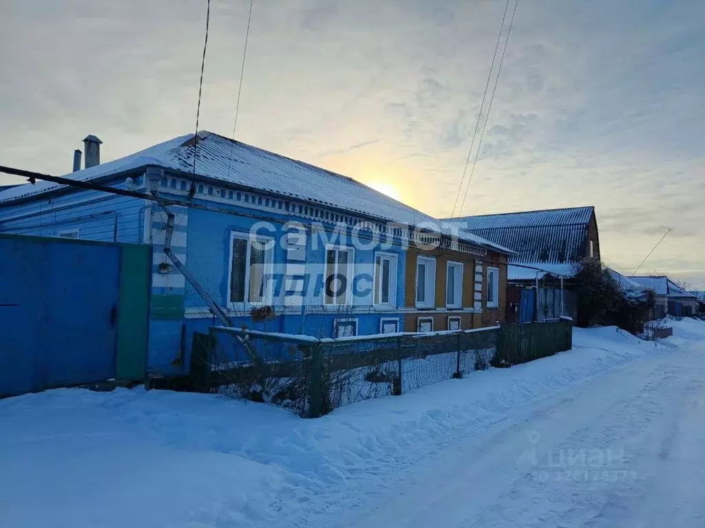 Дом в Курская область, Обоянский район, Рудавский сельсовет, с. ... - Фото 1
