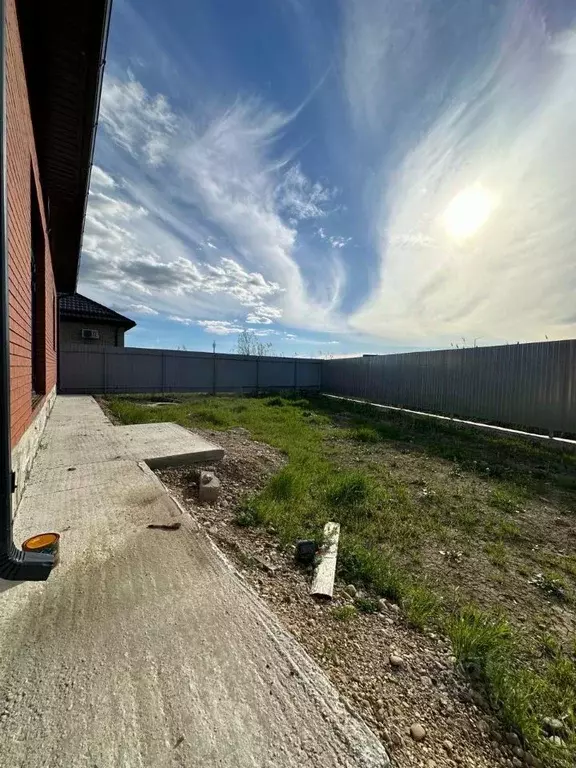 Дом в Адыгея, Тахтамукайский район, Яблоновский пгт Центральная ул. ... - Фото 2