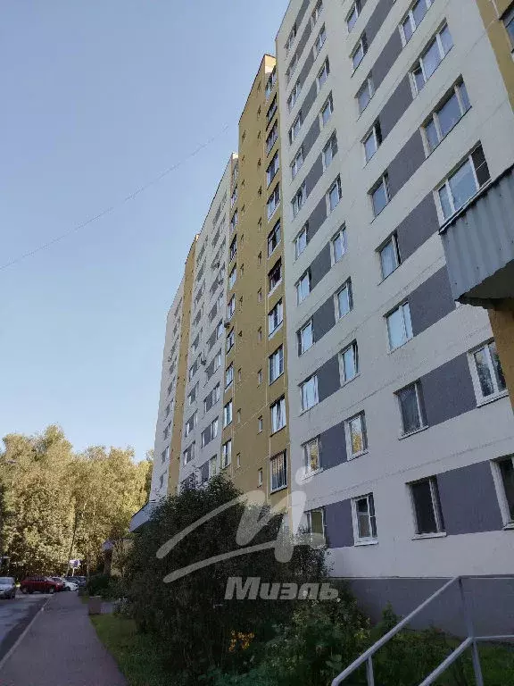 Продается комната в 3-комнатной квартире - Фото 1