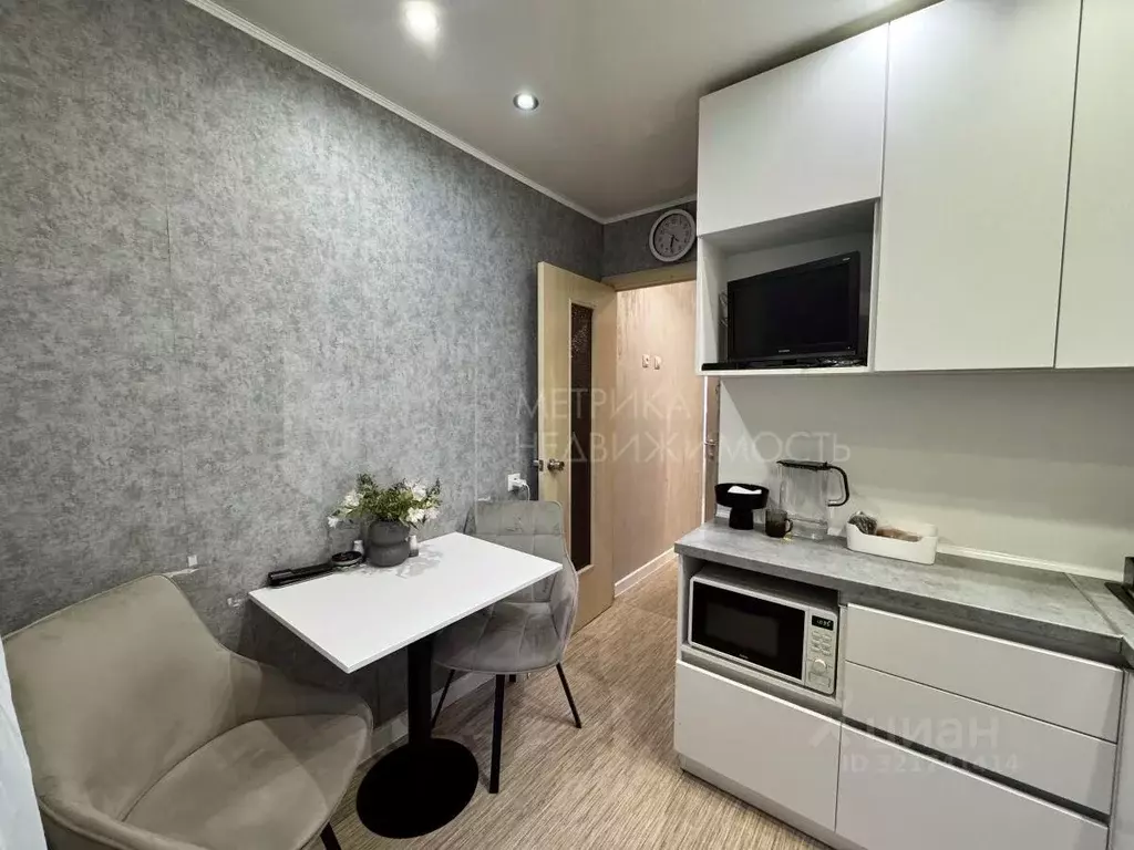 2-к кв. Тюменская область, Тюмень ул. Рационализаторов, 19 (43.0 м) - Фото 1