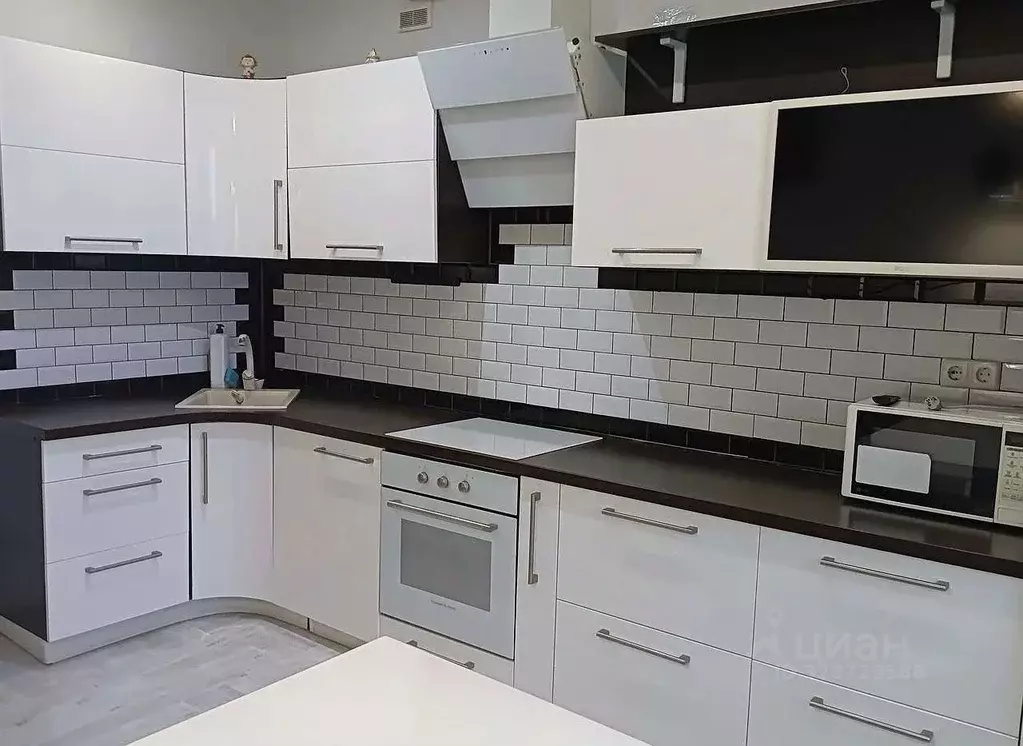 2-к кв. Белгородская область, Белгород ул. Горького, 52 (50.2 м) - Фото 1