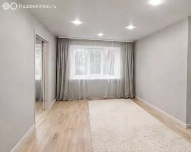 2-комнатная квартира: Мурманск, улица Адмирала Флота Лобова, 1 (44.6 ... - Фото 1