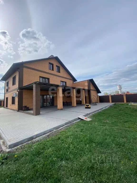 Дом в Белгородская область, Шебекино Харьковская ул. (231 м) - Фото 1