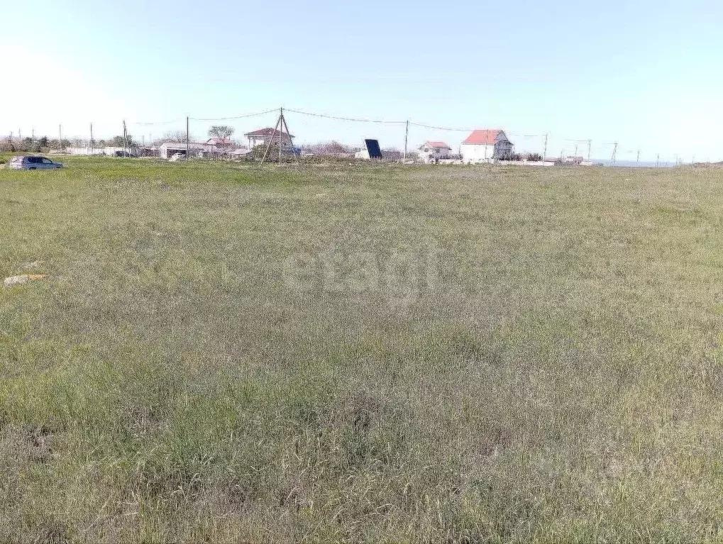 Участок в Крым, Ленинский район, Семисотское с/пос, с. Каменское ул. ... - Фото 1