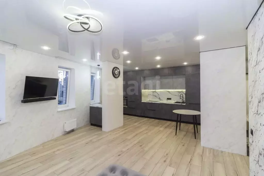 3-к кв. Тюменская область, Тюмень ул. Новоселов, 103 (74.4 м) - Фото 2