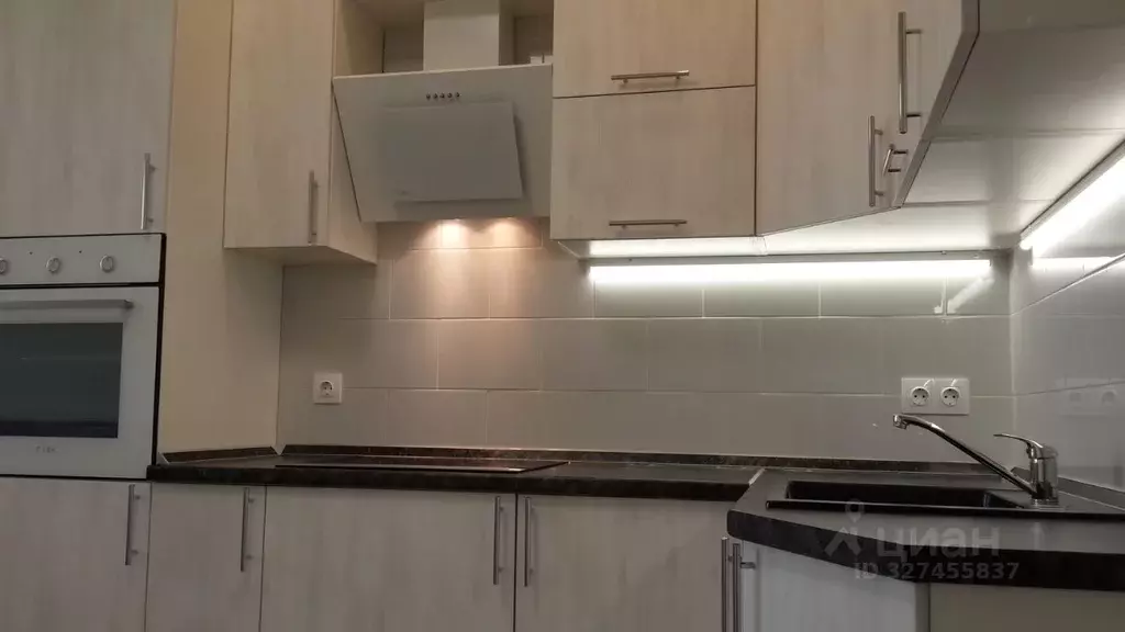 2-к кв. Москва пос. Коммунарка, ул. Сосенский Стан, 17 (44.0 м) - Фото 1