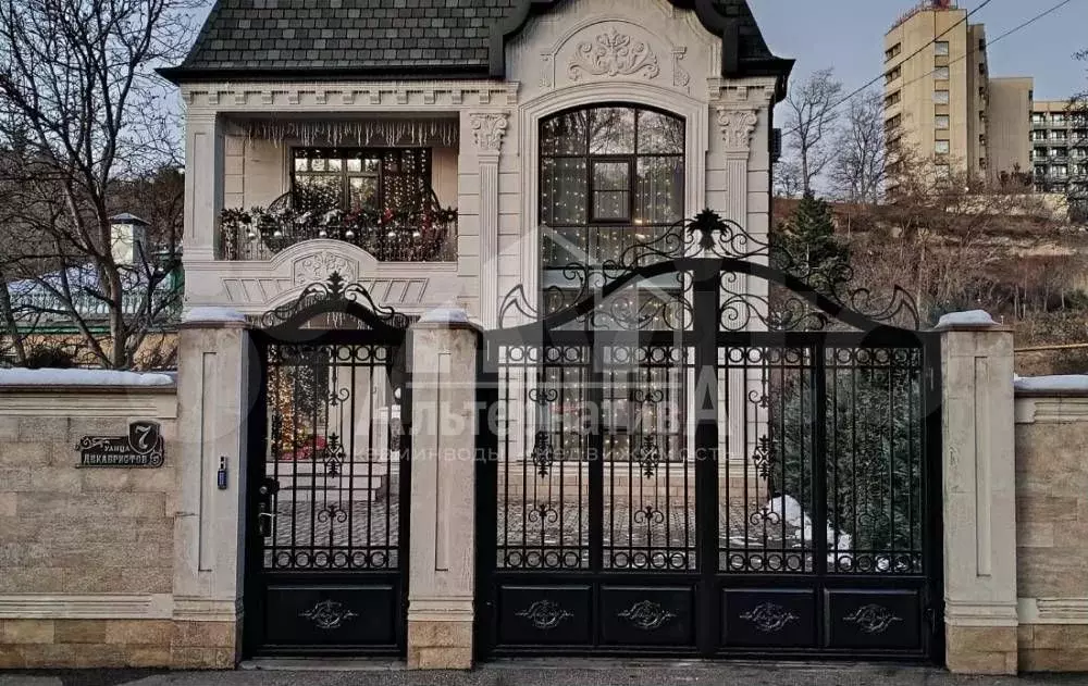 Дом 302 м на участке 3 сот. - Фото 0