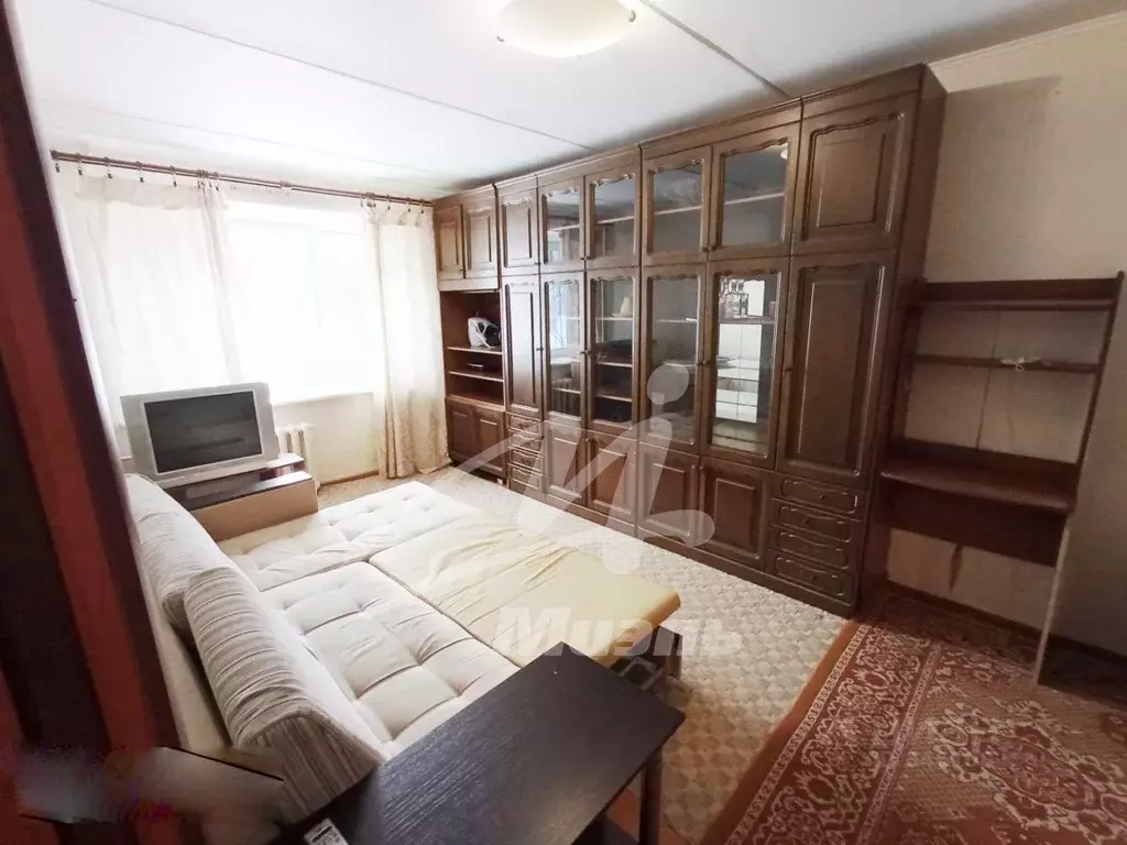 Красногвардейский бульвар 27 2. Подольск красногвардейский бульвар 272. квартиры 90-х годов. обстановка комнат в квартире.