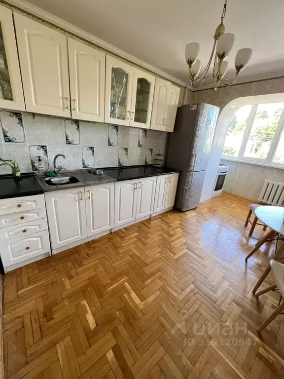 3-к кв. Ставропольский край, Кисловодск ул. Островского (71.3 м) - Фото 0