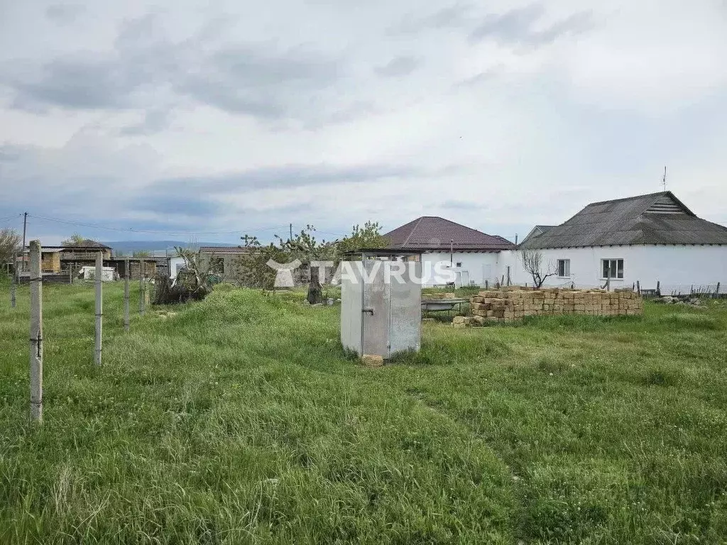 Участок в Крым, Бахчисарайский район, Долинненское с/пос, с. Новенькое ... - Фото 2