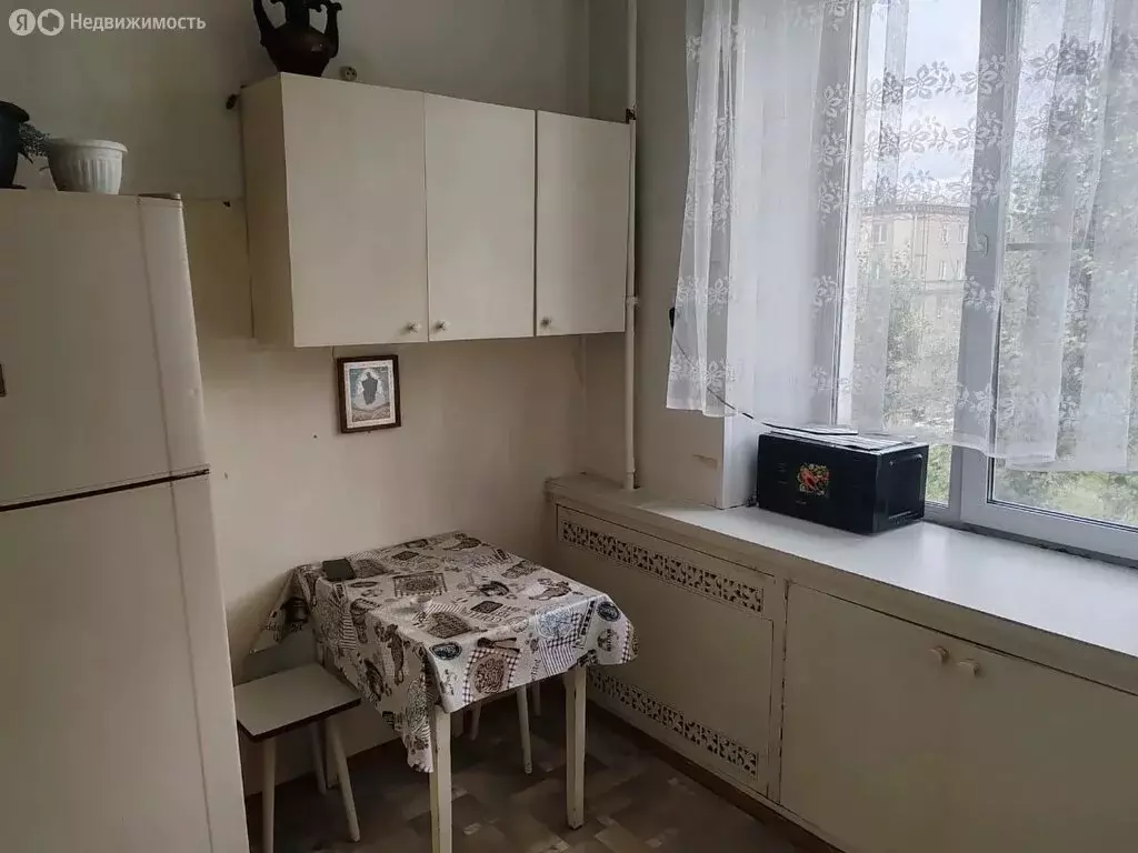 3-комнатная квартира: Челябинск, улица Жукова, 9А (82 м) - Фото 1