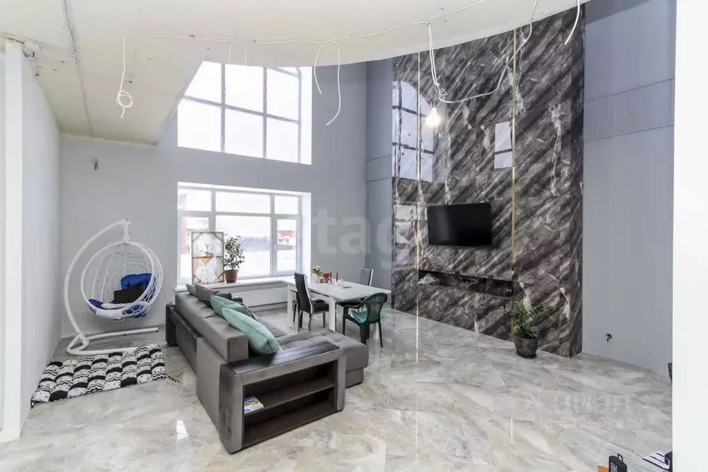 Дом в Тюменская область, Тюмень ул. Сезонная (316 м) - Фото 1