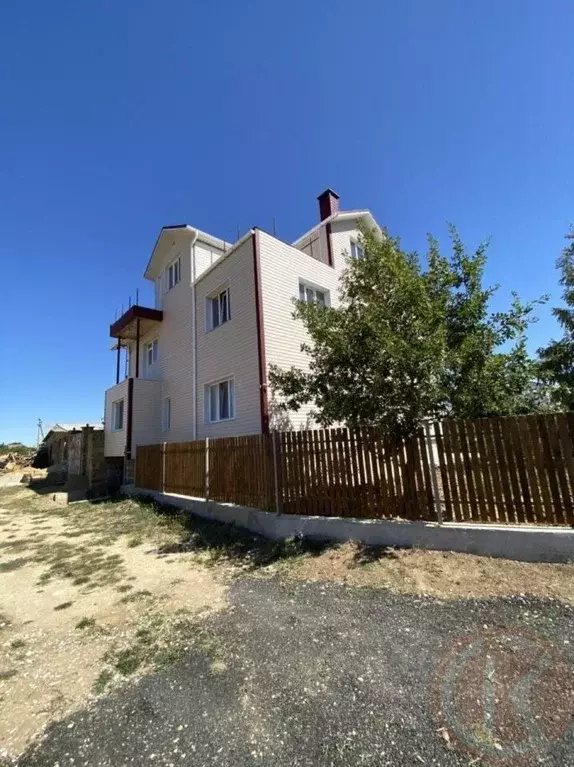 Дом в Крым, Сакский район, с. Фрунзе ул. Октябрьская, 68 (576 м) - Фото 2