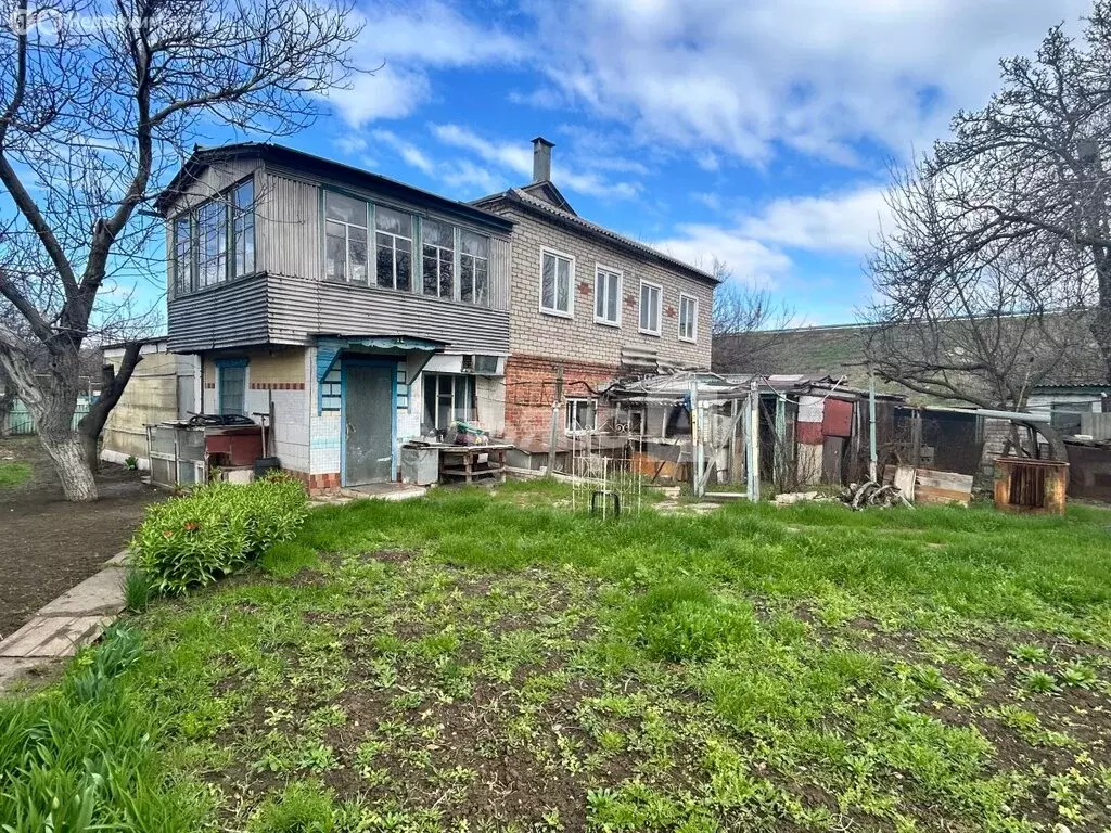 Дом в Белая Калитва, улица Щаденко (150 м) - Фото 2