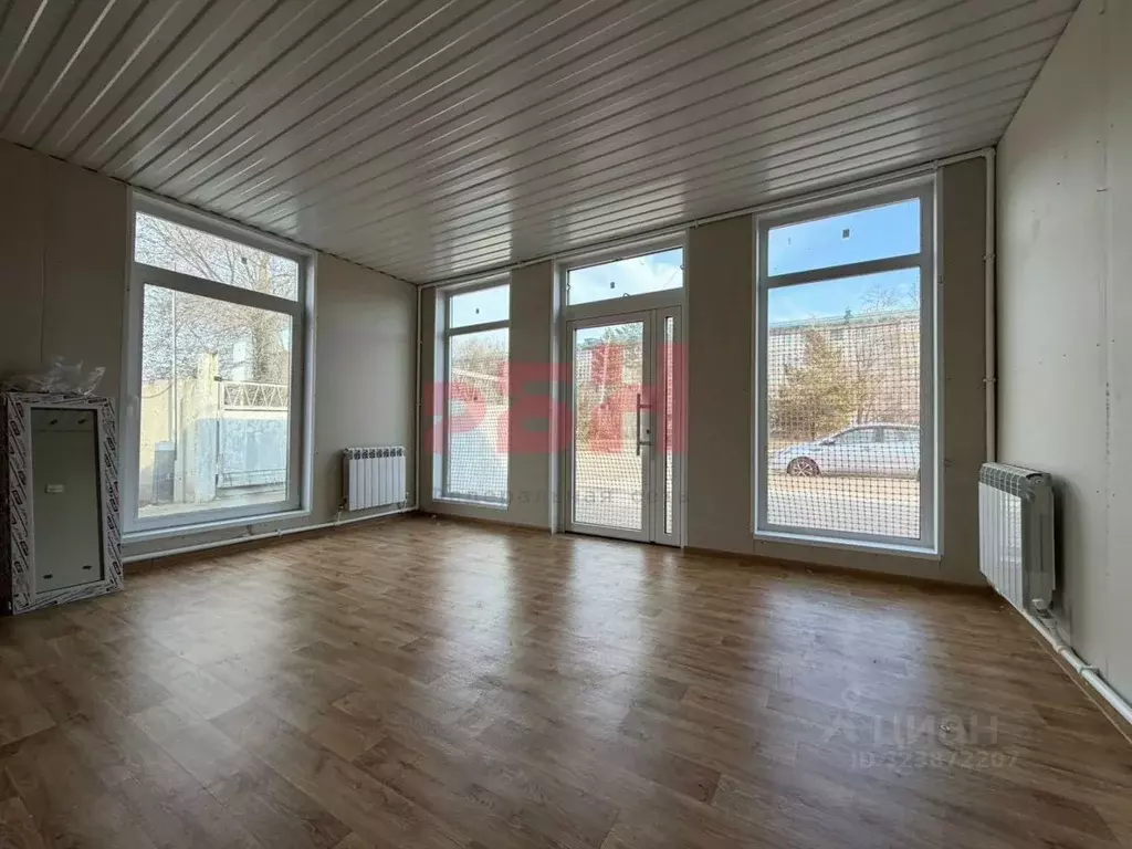 Торговая площадь в Омская область, Омск ул. Дианова, 23к4 (83 м) - Фото 1