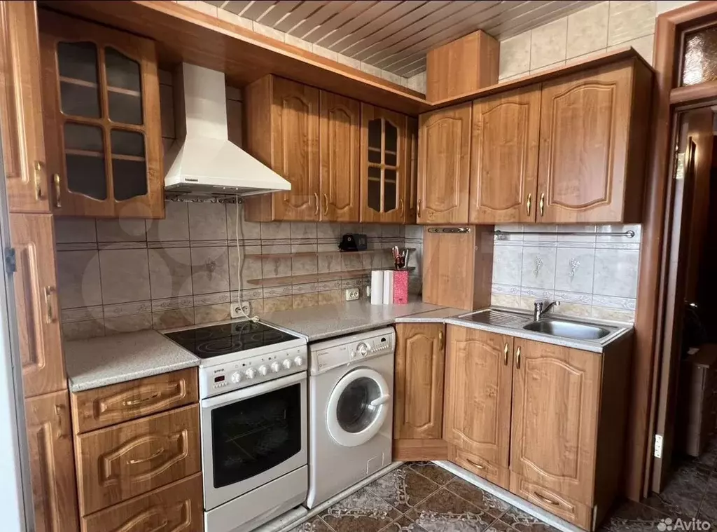 2-к. квартира, 71 м, 9/9 эт. - Фото 0