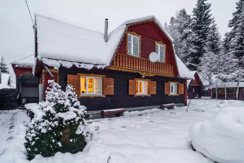 Дом в Ленинградская область, Выборгский район, Рощинское городское ... - Фото 1