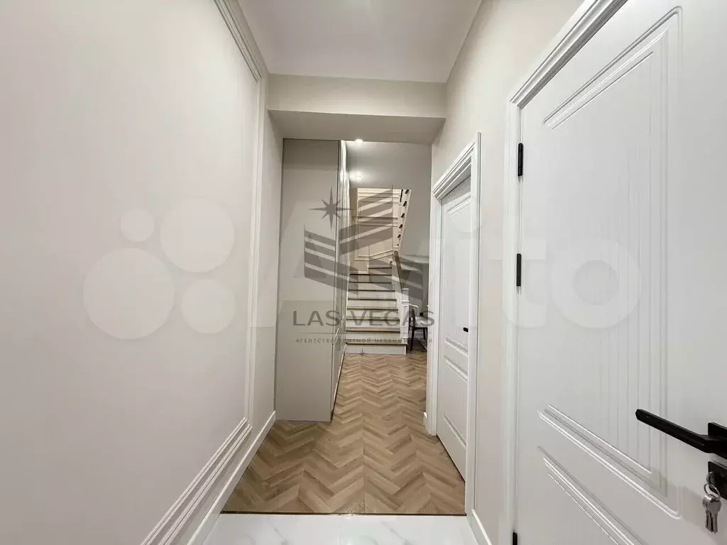 2-к. квартира, 70 м, 2/5 эт. - Фото 1