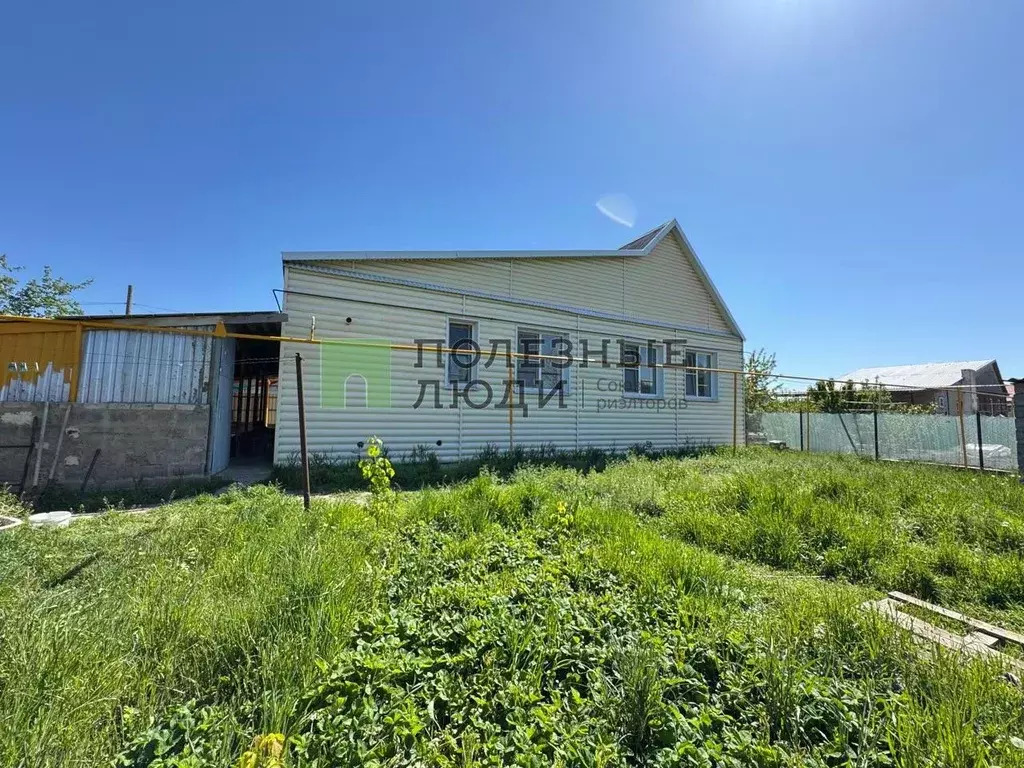 Дом в Астраханская область, Астрахань Брянский пер. (128 м) - Фото 1