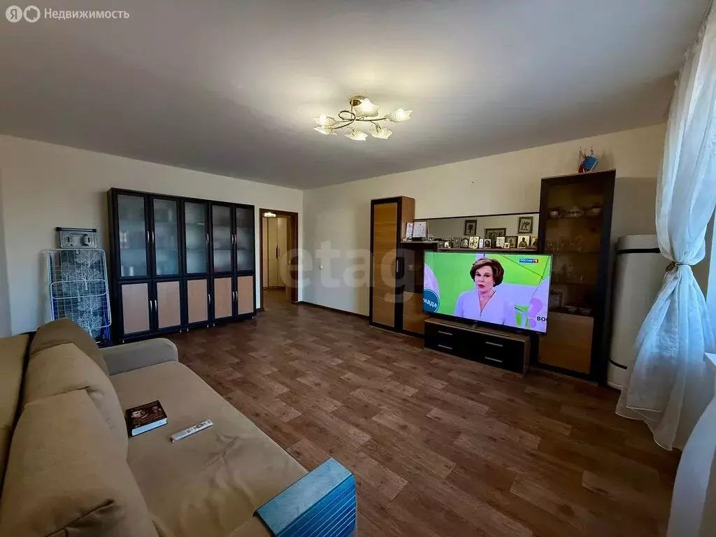 2-комнатная квартира: Нижний Тагил, Тагилстроевская улица, 21 (64.2 м) - Фото 1