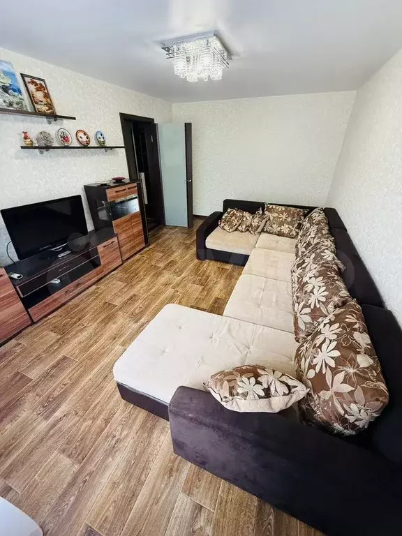 2-к. квартира, 66 м, 1/9 эт. - Фото 1