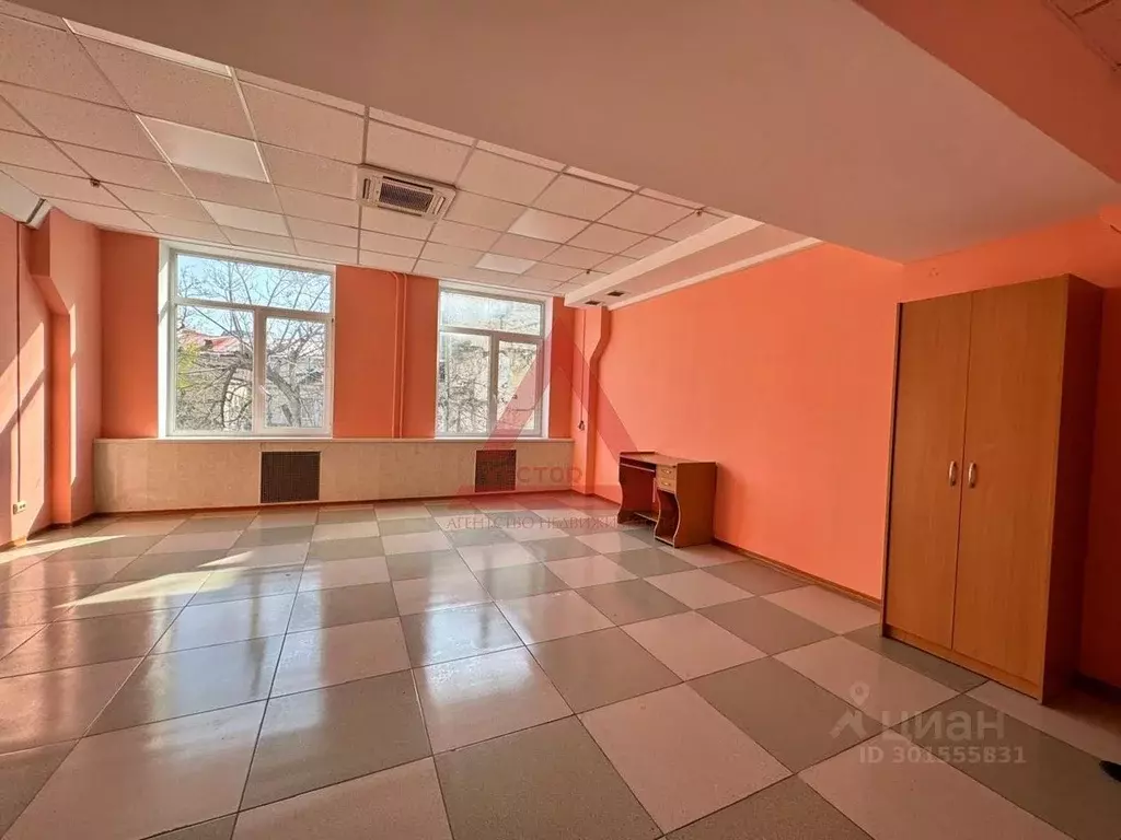 Помещение свободного назначения в Севастополь ул. Сенявина, 1 (37 м) - Фото 1
