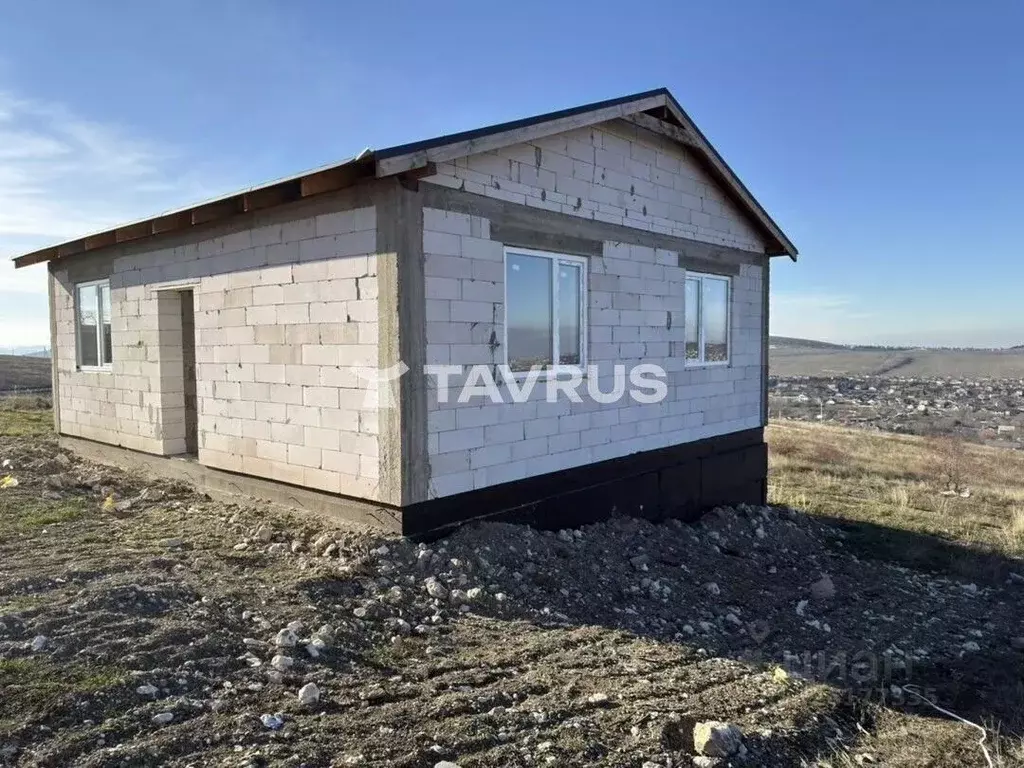 Дом в Крым, Симферопольский район, Перовское с/пос, с. Украинка ул. ... - Фото 2