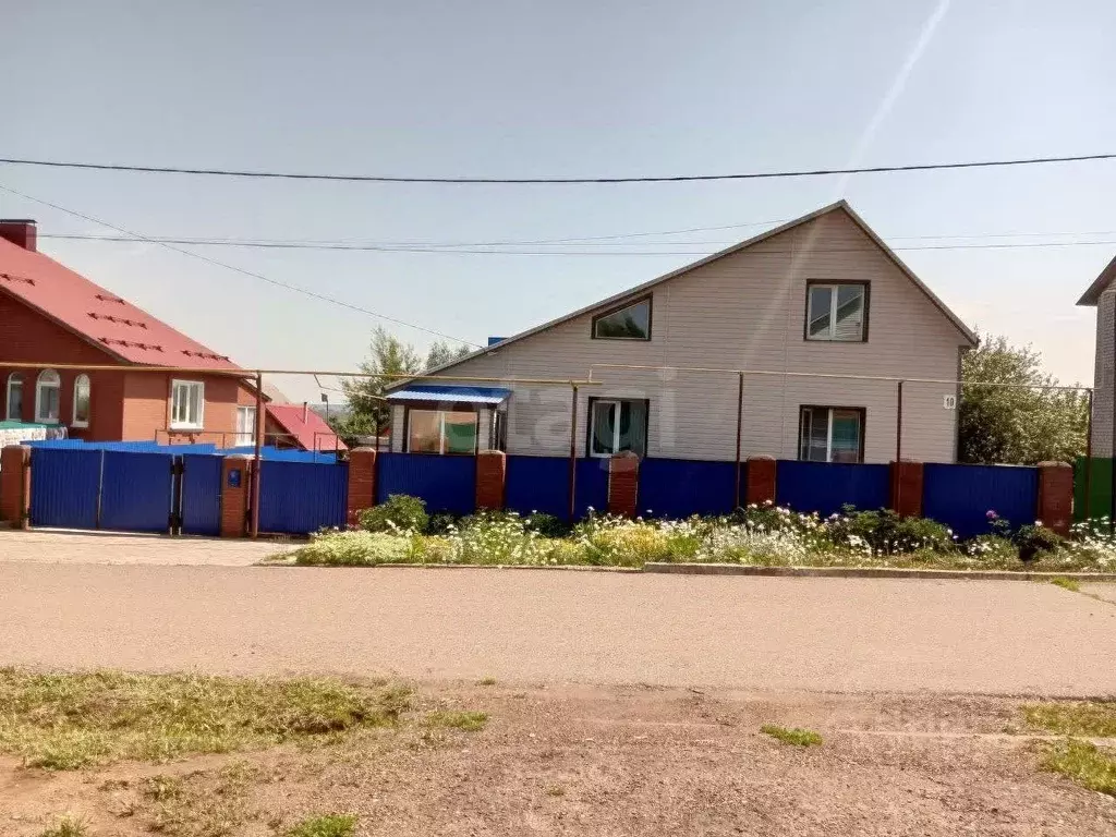 Дом в Башкортостан, Бирск Крестьянская ул. (122 м) - Фото 1